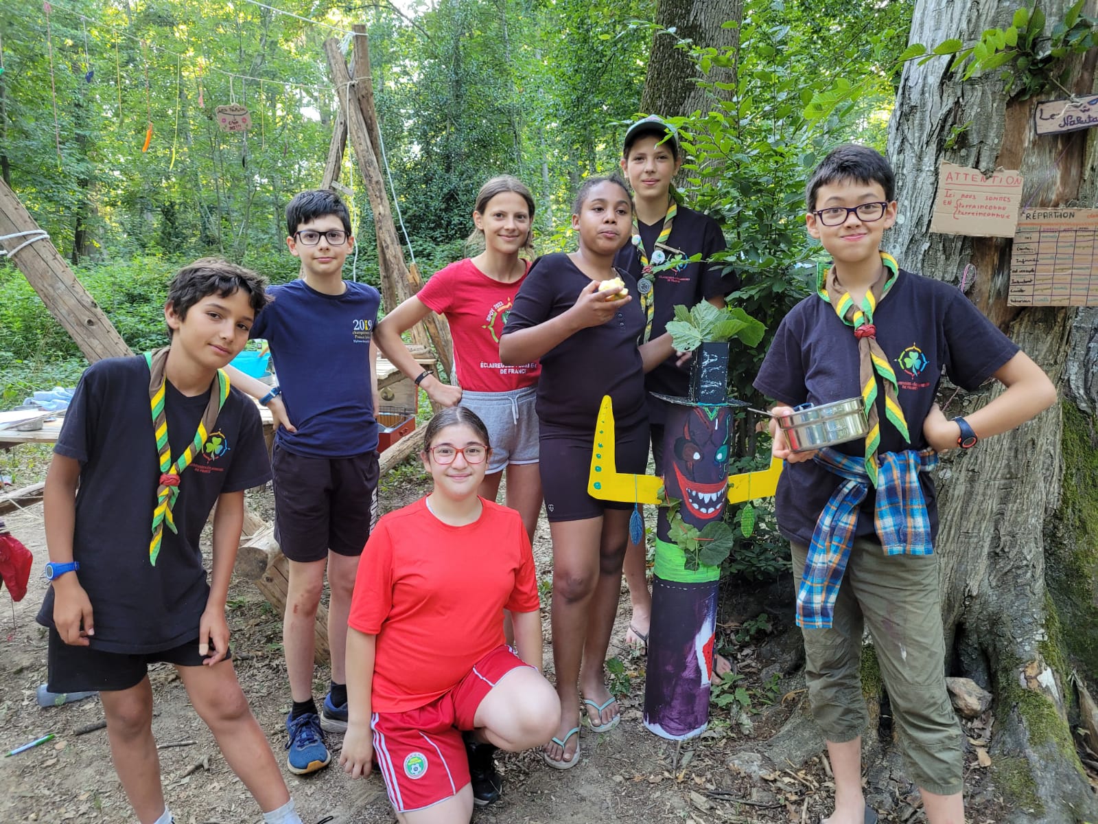 J4 La belle équipe avec leur totem